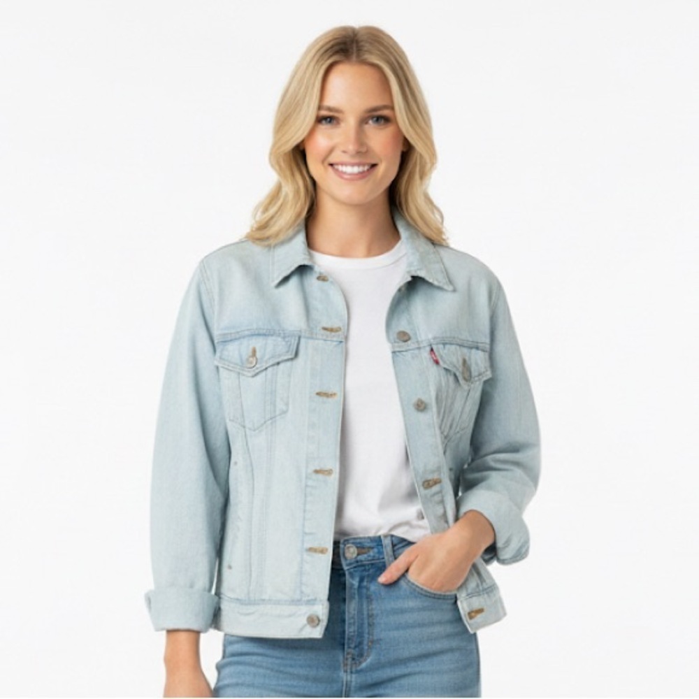 Levi's Women's Light Blue Jean Jacket size large back floral print embroidery